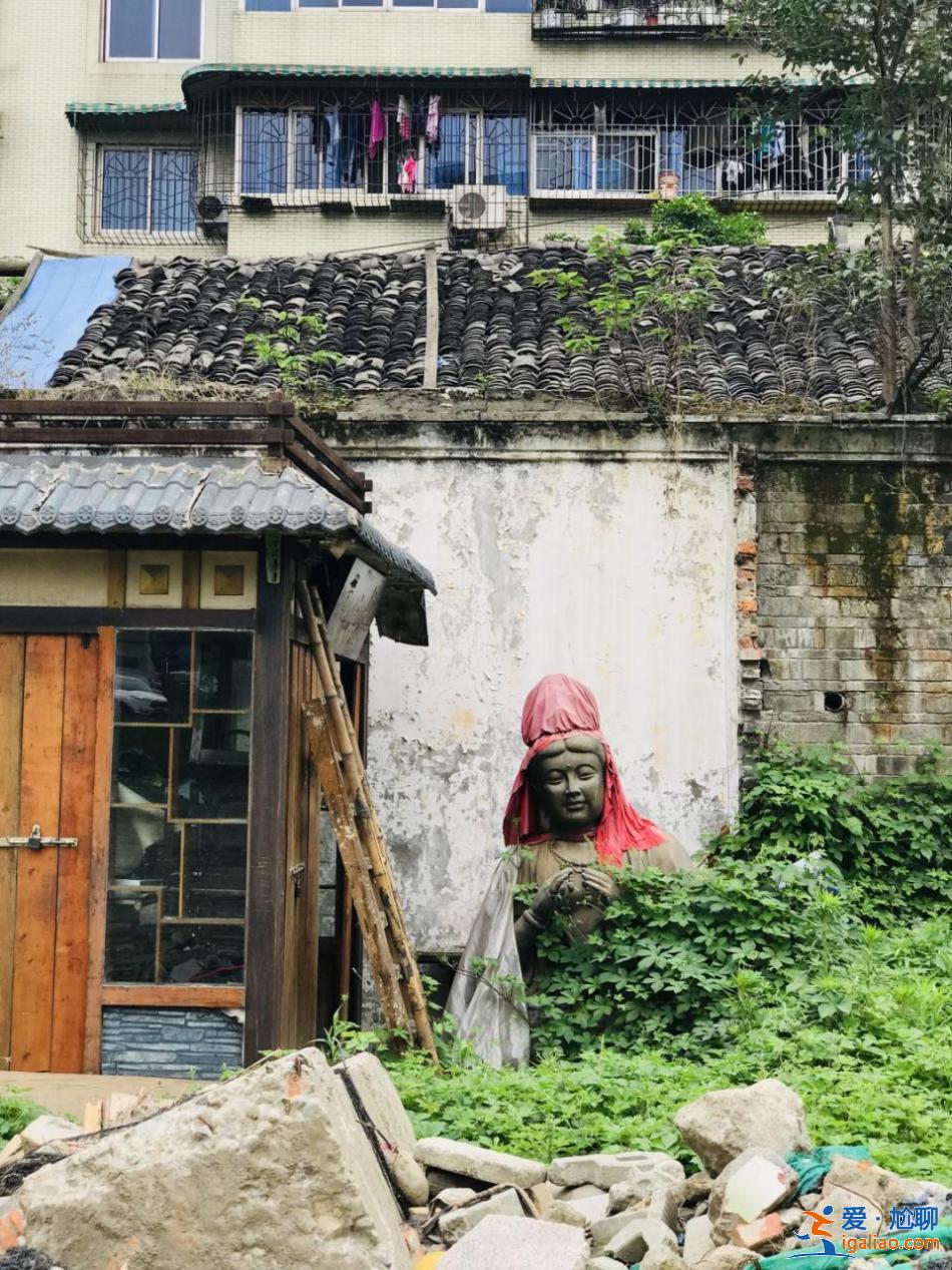 亂逛 | 西珠市街42號(hào)，露天停車場(chǎng)旁的園子讓人驚艷