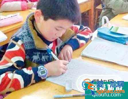 小學三年級孩子怎樣練習使用鋼筆寫字？