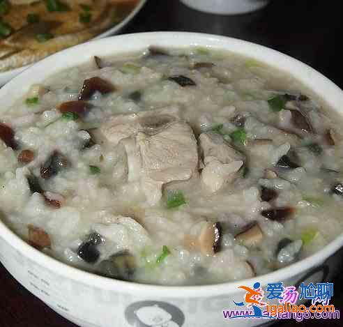 排骨皮蛋粥的做法？