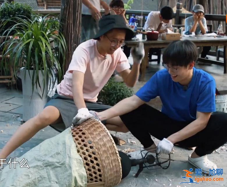 《向往的生活3》池子又炸一鍋爆米花，吼聲壯膽彭昱暢被震懵