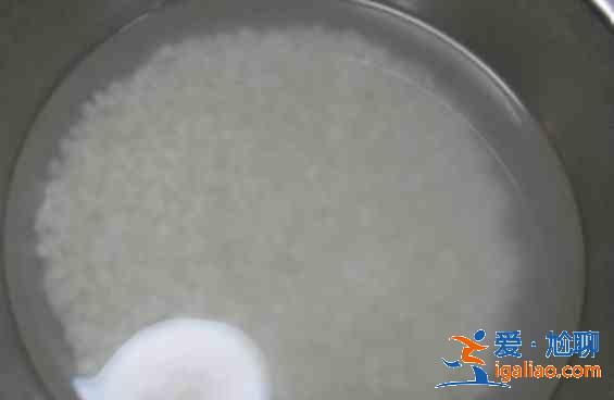 排骨塔吉鍋煲仔飯的做法？