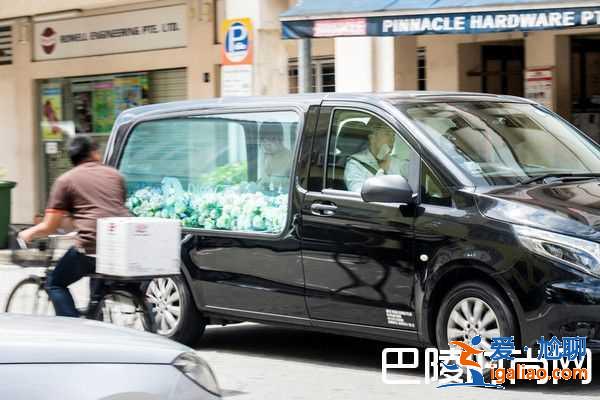 《簡單的婚禮》安心亞車內換穿爆乳婚紗 爆幕后花絮趣事？