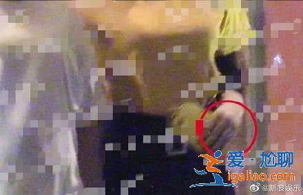 范冰冰疑似懷孕？被拍到小腹微凸走路不穩，左手不時護住腹