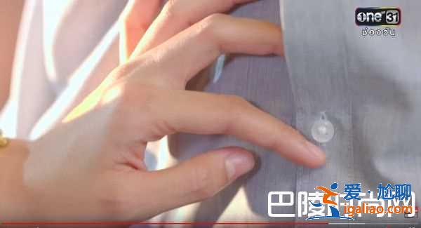 泰版《犀利人妻》小三撫摸姐夫 渣男被粉絲罵? 泰版《犀利人妻》小三撫摸姐夫 渣男被粉絲罵?