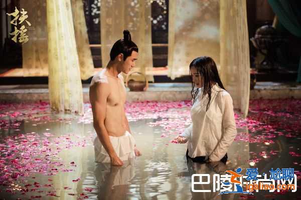 《扶搖》楊冪水中激吻阮經天動心了？