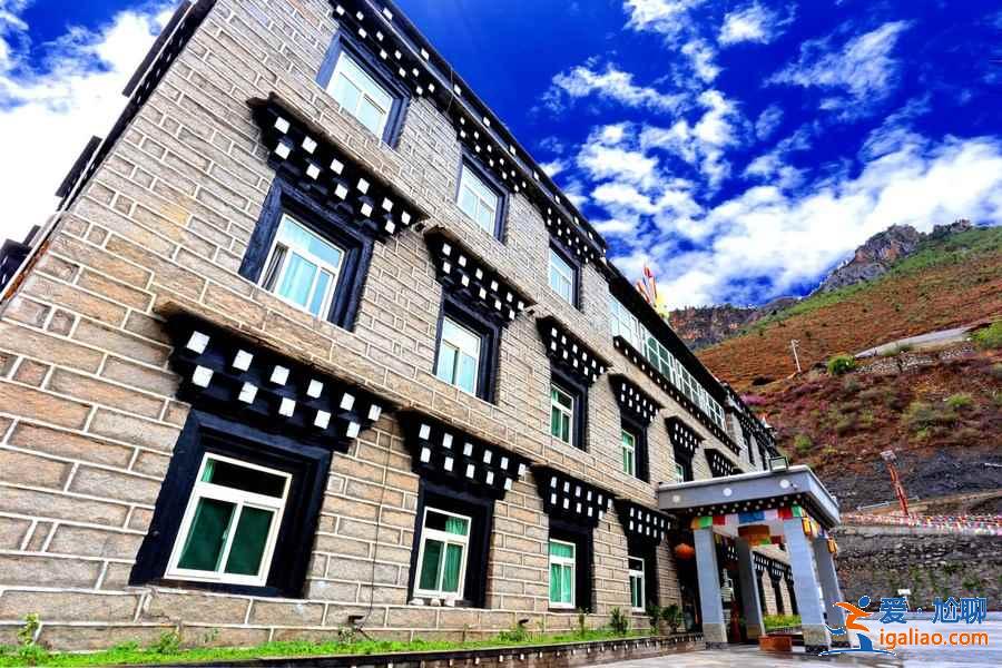 稻城亞丁住哪里好，亞丁村性價比高的酒店推薦，稻城亞丁住宿攻略？