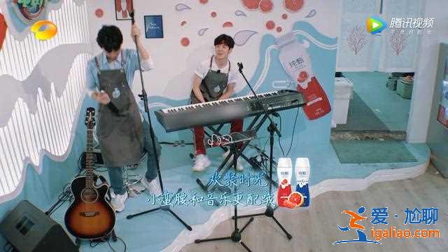 ?中餐廳3黃曉明一天3套造型,其他人忙不停秦海璐拼到手指發炎 ?中餐廳3黃曉明一天3套造型,其他人忙不停秦海璐拼到手指發炎