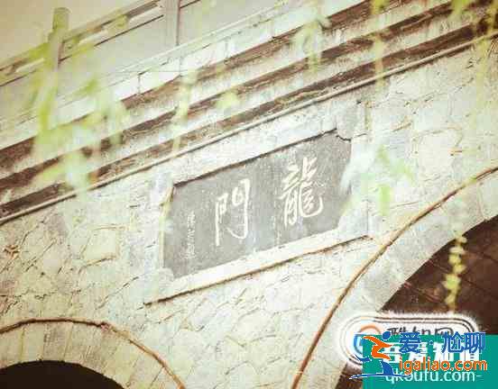 中國傳統(tǒng)說法中的四大石窟有哪些？？