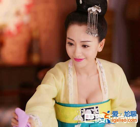 楊蓉整容了嗎？回應(yīng)貼出素顏照我是做保養(yǎng)的？