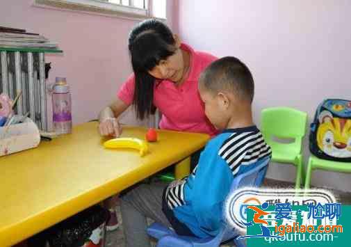 自閉癥兒童的突出表現(xiàn)有哪些?? 自閉癥兒童的突出表現(xiàn)有哪些??