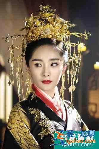 頭戴珠冠的四大女明星 一個比一個好看？