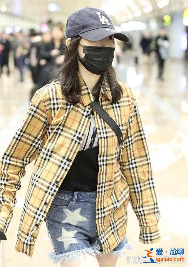 【娛樂熱點】李誕和女友黑尾醬;李易峰一句話錯三字