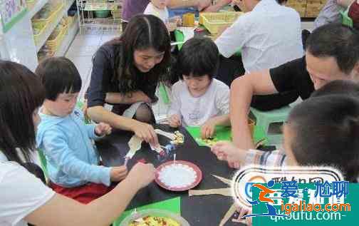 怎樣讓自卑的孩子變得自信?? 怎樣讓自卑的孩子變得自信??