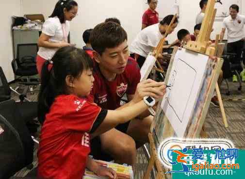 怎樣讓自卑的孩子變得自信?? 怎樣讓自卑的孩子變得自信??