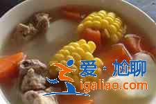 玉米蘿卜排骨湯? 玉米蘿卜排骨湯?