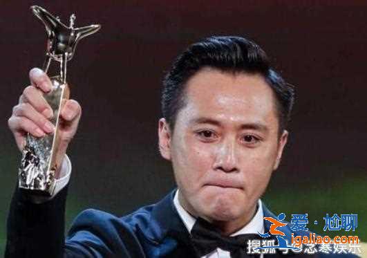 劉燁醉酒后隨地小便，不文明行為遭粉絲駁斥，稱是給植物進行澆灌