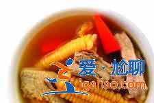 紅蘿卜玉米排骨湯的做法？