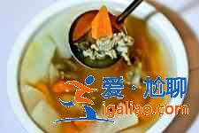 紅蘿卜玉米排骨湯的做法？