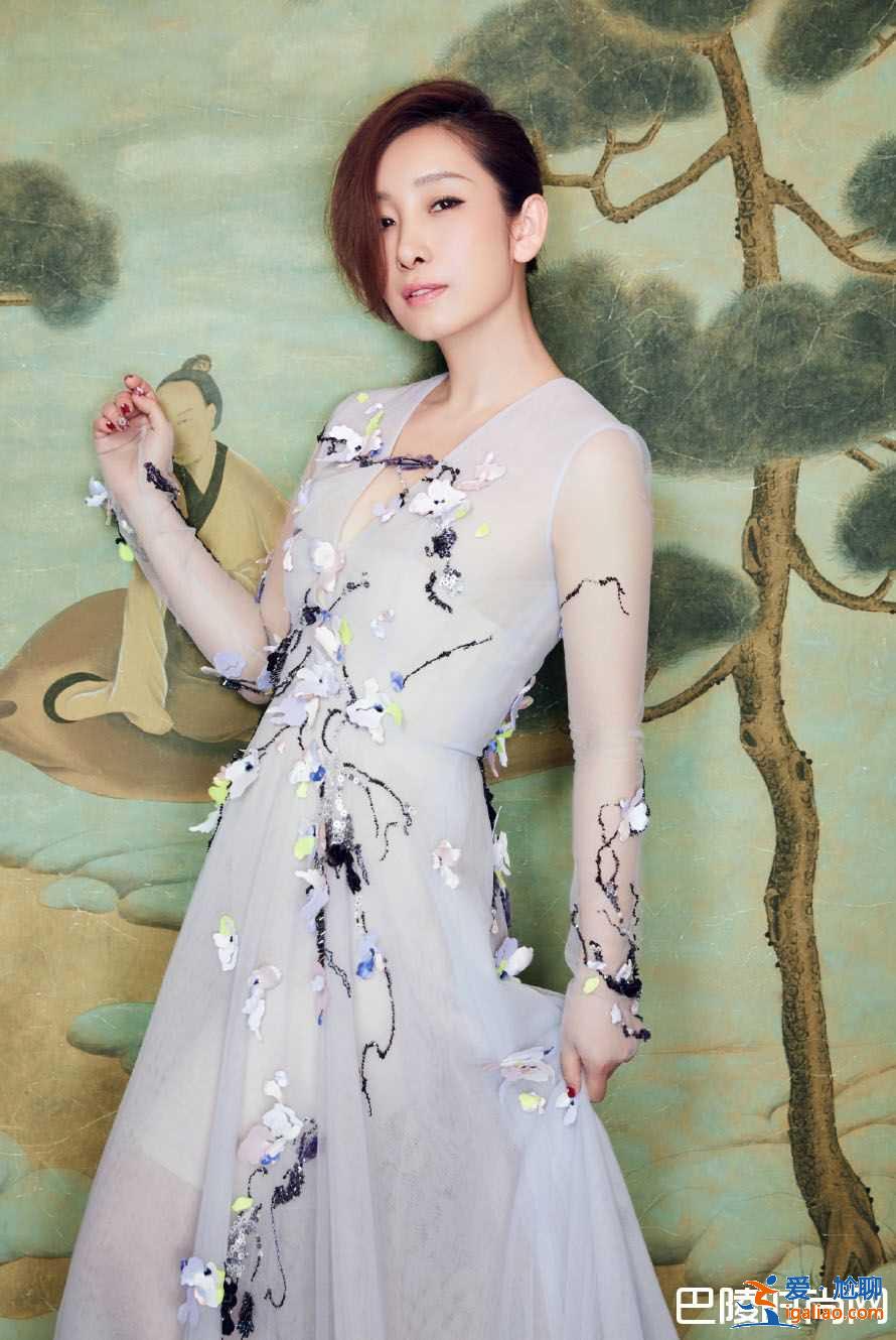 秦海璐優(yōu)雅寫(xiě)真曝光?新劇《南方有喬木》細(xì)粉？