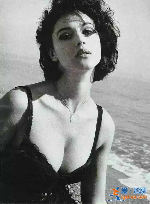 她曾是很多人的“荷爾蒙”老師,至今風韻猶存 她曾是很多人的“荷爾蒙”老師,至今風韻猶存