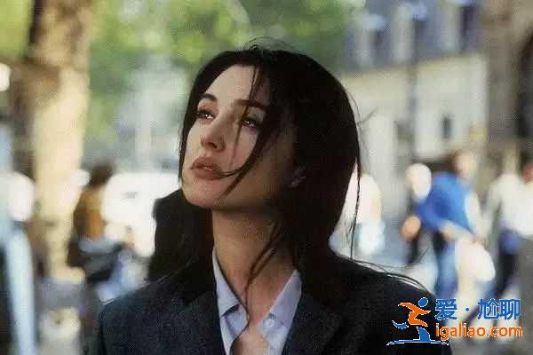 她曾是很多人的“荷爾蒙”老師,至今風韻猶存 她曾是很多人的“荷爾蒙”老師,至今風韻猶存