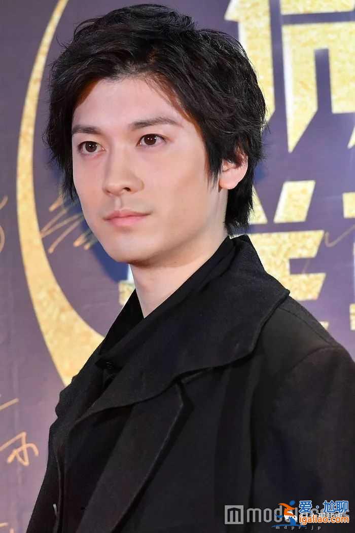 微博群英會(huì)在日本盛大舉行 中日明星紅毯爭奇斗艷 微博群英會(huì)在日本盛大舉行 中日明星紅毯爭奇斗艷