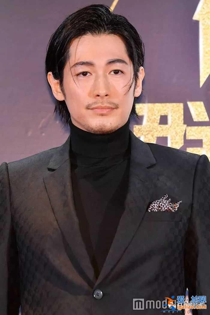 微博群英會(huì)在日本盛大舉行 中日明星紅毯爭奇斗艷 微博群英會(huì)在日本盛大舉行 中日明星紅毯爭奇斗艷