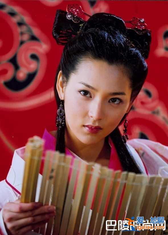 《鳳求凰》白鹿演技獲稱贊 關曉彤和宋威龍表現惹眼？