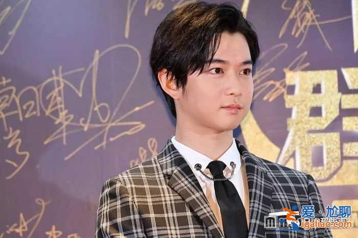 微博群英會(huì)在日本盛大舉行 中日明星紅毯爭奇斗艷 微博群英會(huì)在日本盛大舉行 中日明星紅毯爭奇斗艷