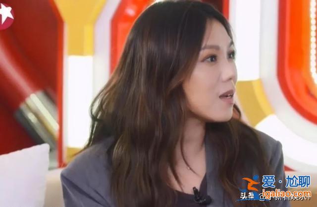 那英給阿云嘎選音樂劇，肖戰(zhàn)一臉呆萌地問：那不是撞槍口上了嗎？