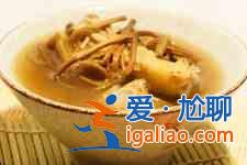 茶樹菇煲雞湯？