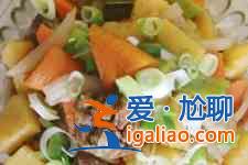 雞腿燉土豆？