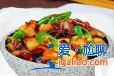 雞腿燉土豆？