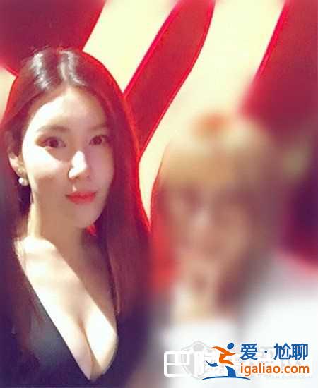 igl夏季賽csgo選拔賽女解說是誰 鄒璇微博資料、性感照？