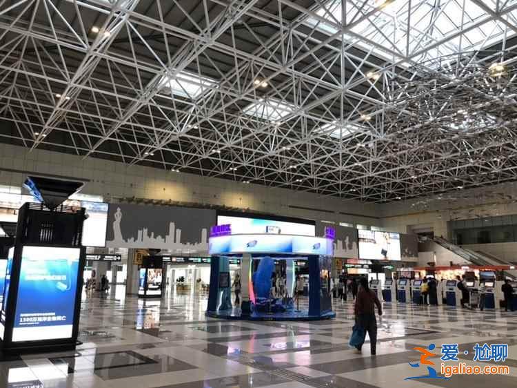 香港機(jī)場轉(zhuǎn)機(jī)購物，香港機(jī)場轉(zhuǎn)機(jī)吃什么、做什么？