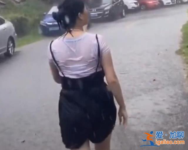 男子吵架負(fù)氣讓妻子“滾”，遠(yuǎn)嫁的她冒大雨溜達(dá)無處可去太心疼[遠(yuǎn)嫁]？