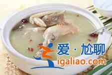 燉雞湯的做法？