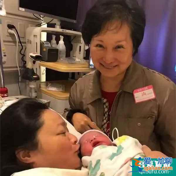 吳宇森已升級當外公！未婚女兒赴美做試管順利生下混血小公主？