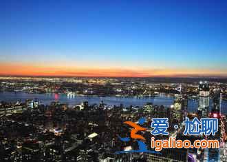 最擁擠城市的真實寫照:擠到換乘火車都要在車廂上跳著換??? 最擁擠城市的真實寫照:擠到換乘火車都要在車廂上跳著換!?