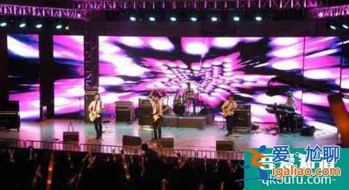 薛之謙sunnee活動撞衫 兩人曬后臺搞笑合照？