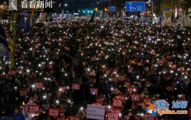 “20萬抗議者”促尹錫悅下臺 執政黨回擊? “20萬抗議者”促尹錫悅下臺 執政黨回擊?