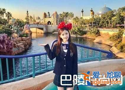 王思聰新戀情曝光 牽手新任女友米咪逛街？