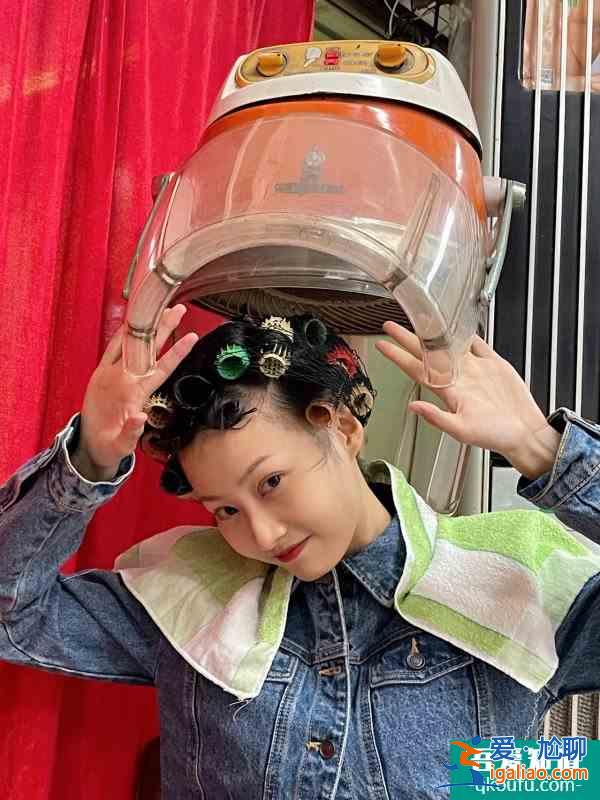 上海老爺爺明星理發店 | 50塊錢燙港風造型？