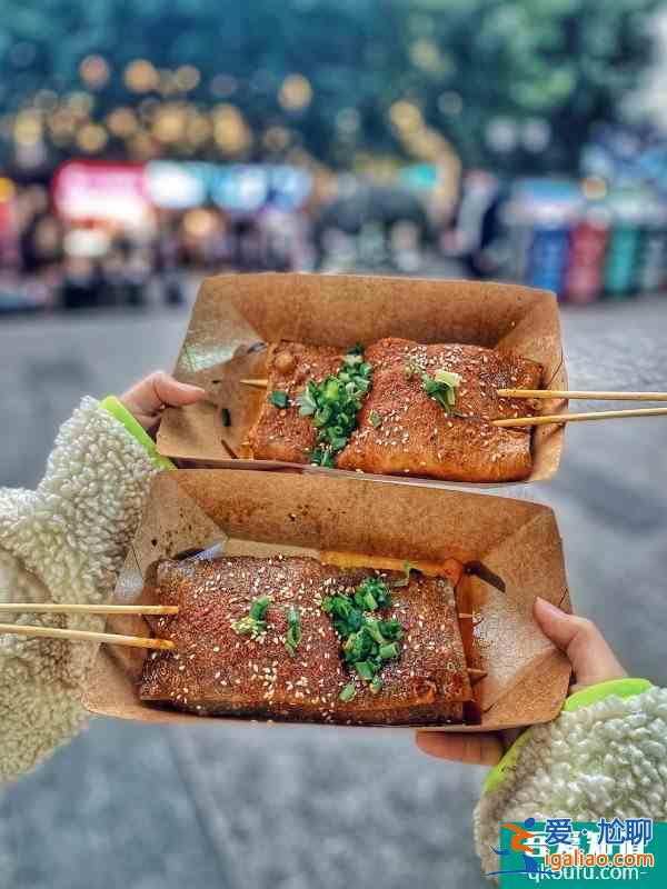 重慶必吃美食明星都來(lái)排隊(duì)吃的苕皮豆干？