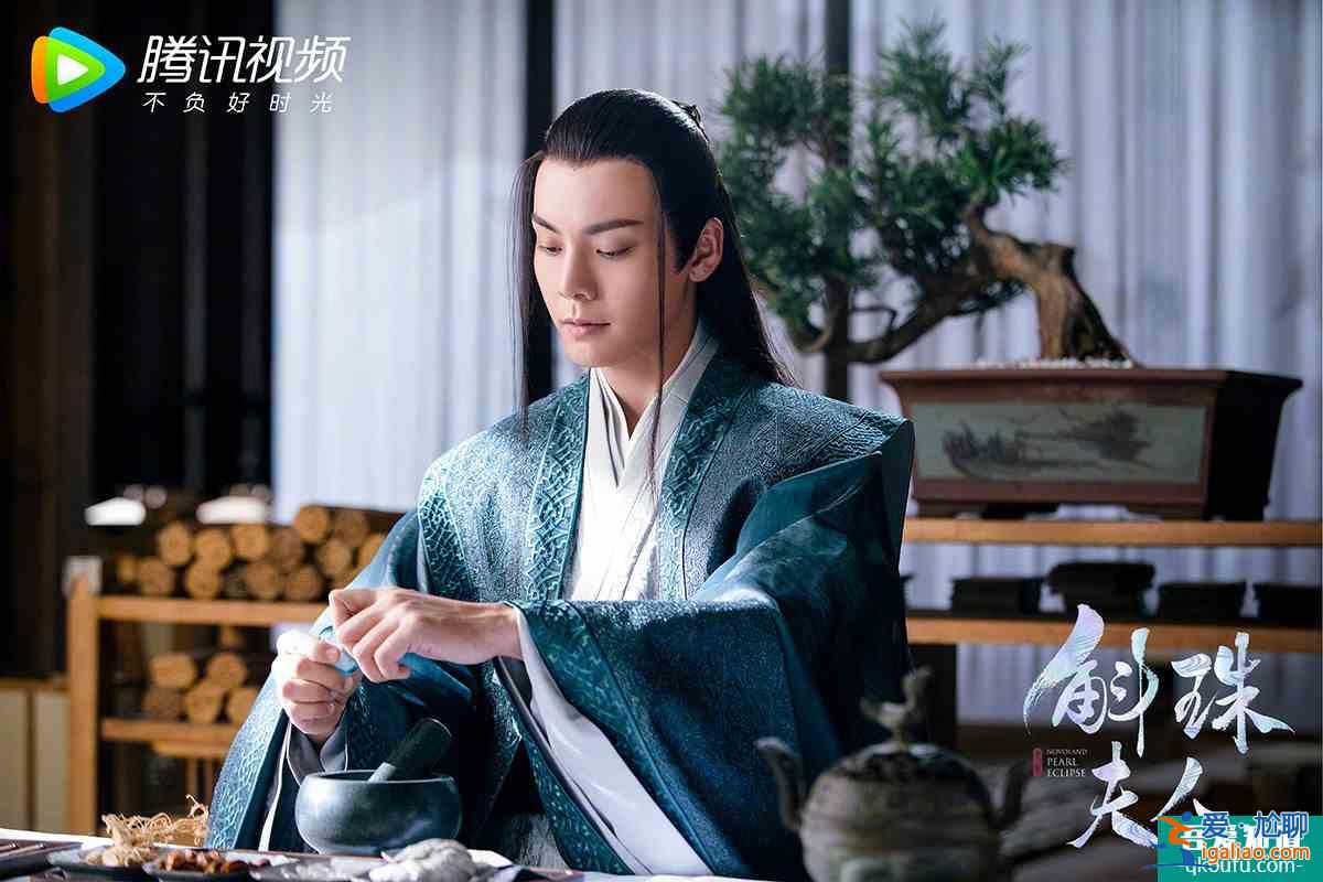 《斛珠夫人》殺青曝劇照 楊冪陳偉霆發文告別角色? 《斛珠夫人》殺青曝劇照 楊冪陳偉霆發文告別角色?