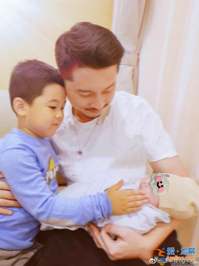 李小萌二胎生子，孩子出生體重7斤多，王雷笑的好開心