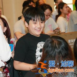 《爸爸去哪兒》中10大星二代近照曝光,看看誰的變化最大? 《爸爸去哪兒》中10大星二代近照曝光,看看誰的變化最大?