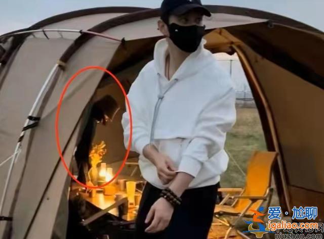 葉珂黃曉明戀情新進展!女方否認戀情稱已起訴,網(wǎng)友曝光多個戀愛細節(jié) 葉珂黃曉明戀情新進展!女方否認戀情稱已起訴,網(wǎng)友曝光多個戀愛細節(jié)