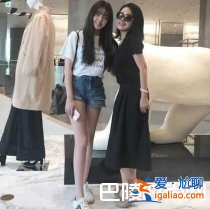 王中磊老婆和女兒逛街 王中磊女兒男友是誰？？