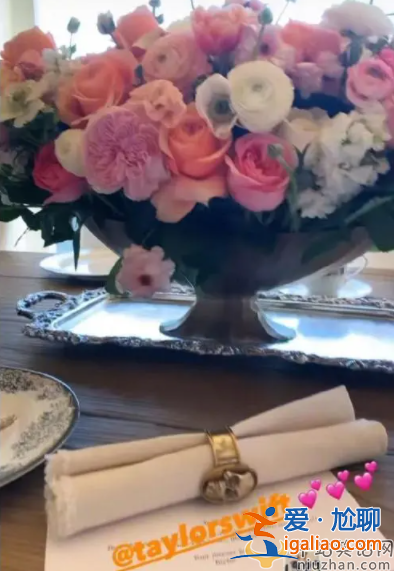 女王間的夢幻聯動！霉霉給艾薇兒送花慶祝艾薇兒新專輯發行